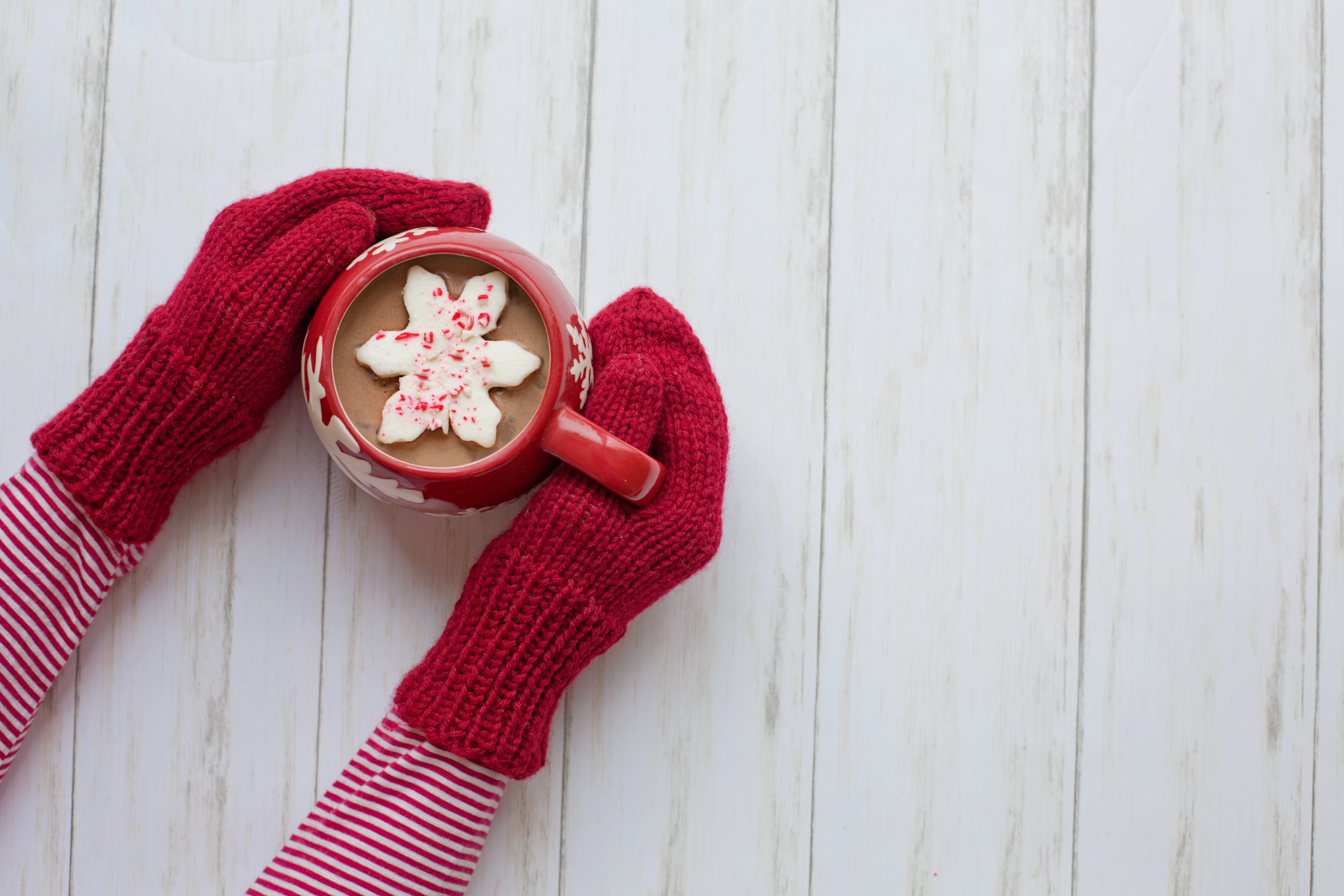 scarlet mittens