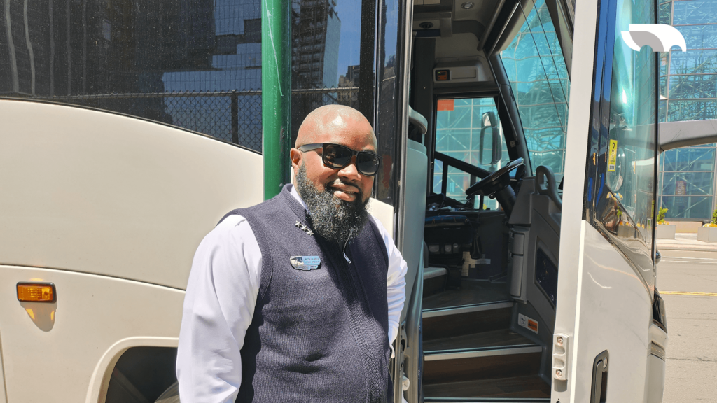 how travel in a bus